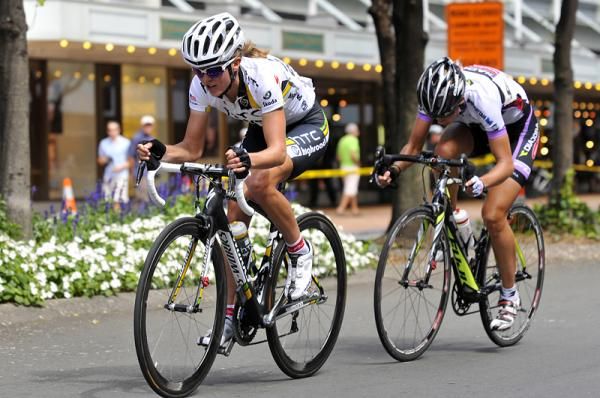 Amanda Miller (HTC Highroad) applies pressure in the closing stages of the race