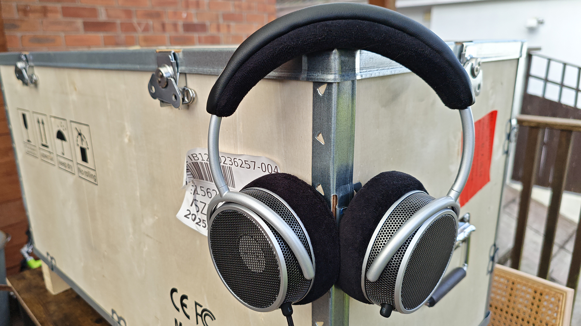 Grell OAE2 headphones.
