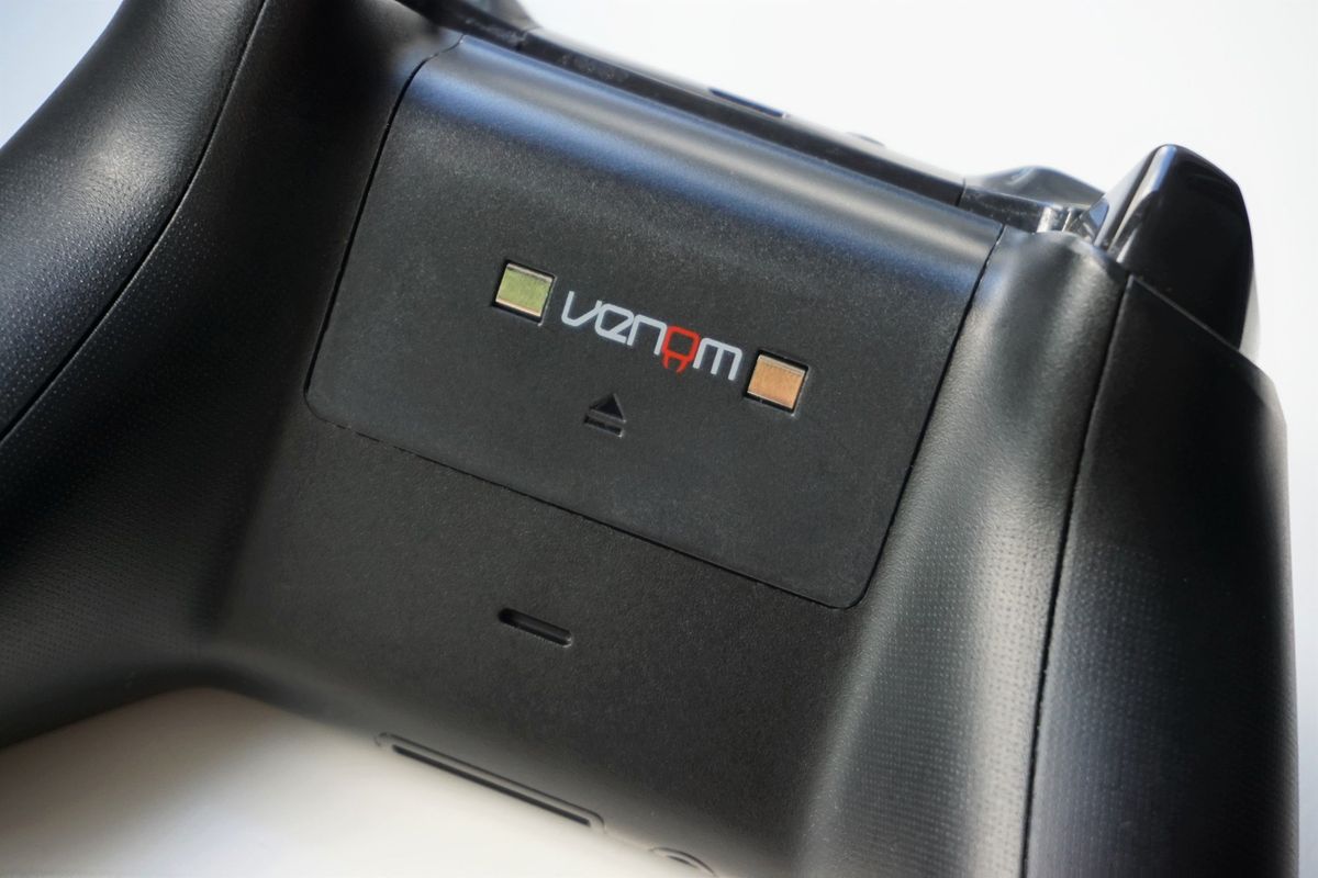 Venom Xbox One Twin Docking Station review Power your controllers for