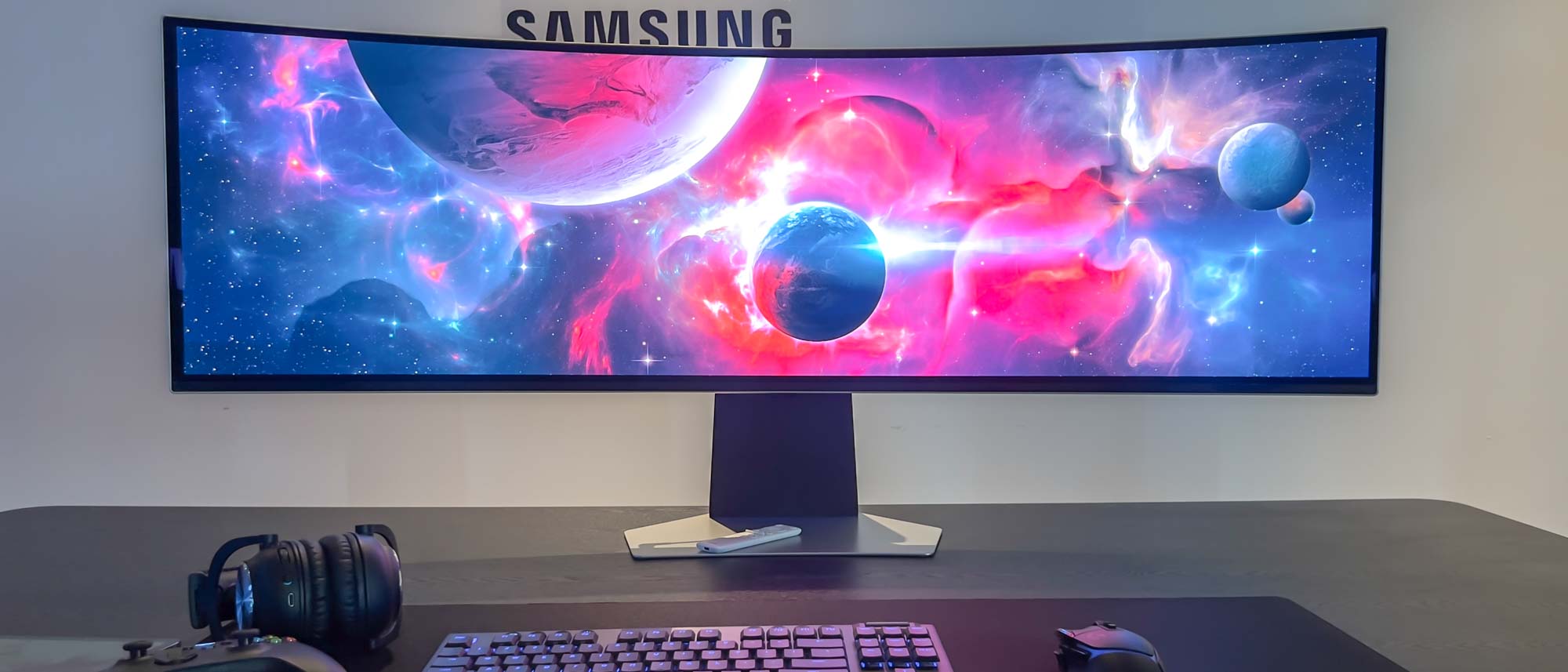 Samsung Odyssey OLED G9 hands-on review: Truly immersive gaming | Tom's ...