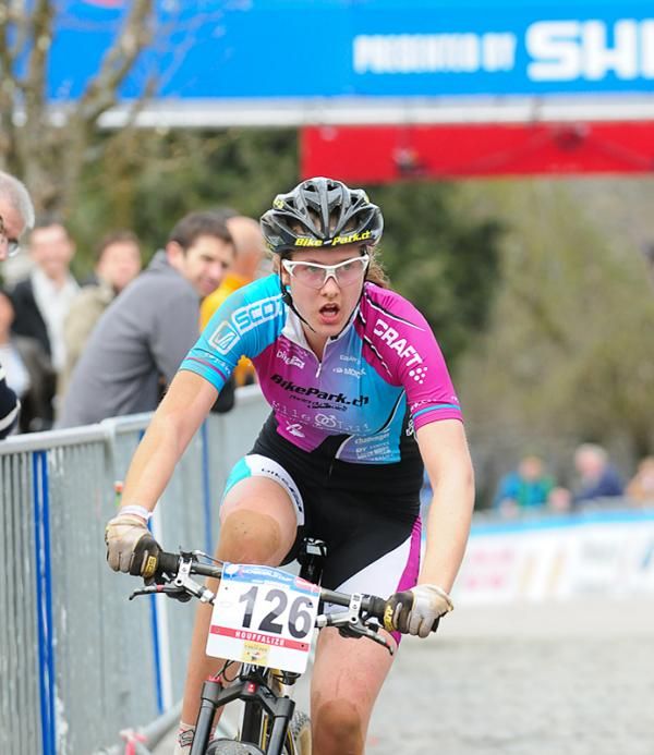 Lisa Mitterbauer (Scott) with one lap to go