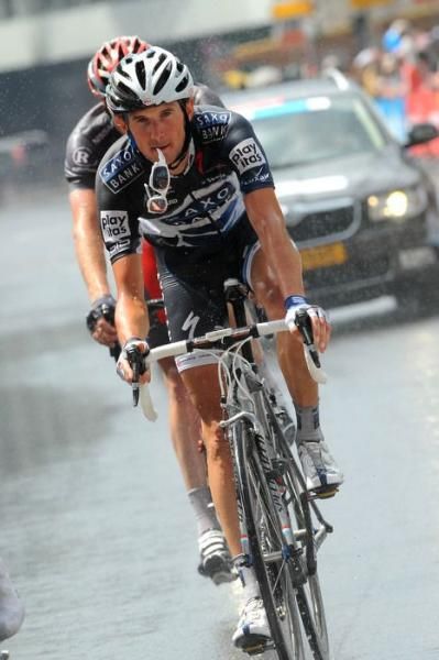 Fr&auml;nk Schleck (Saxo Bank) in the rain
