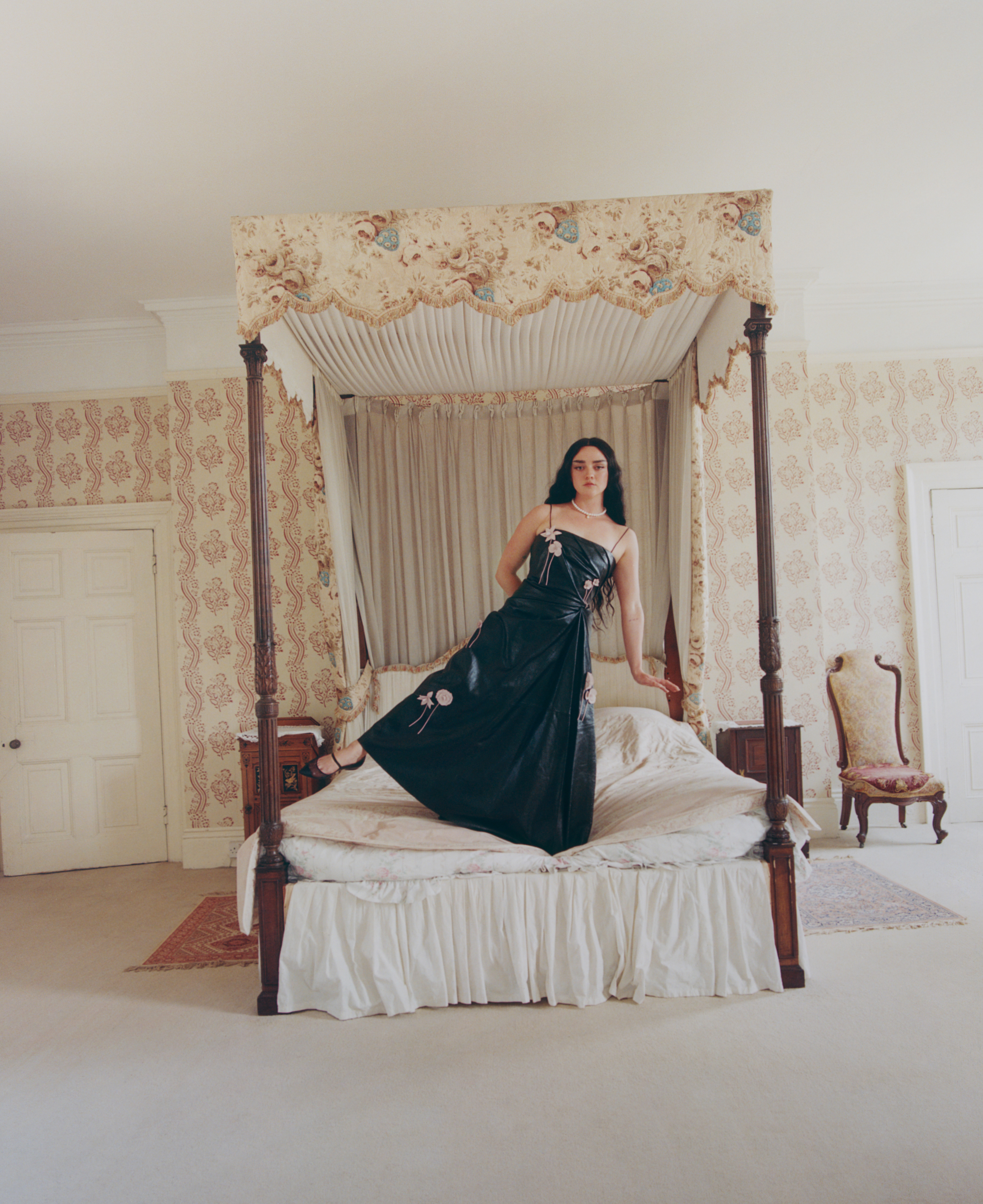 Under Her Spell&amp;mdash;Maisie Williams Talks Practical Magic 2, Turning 30 and the Charm of the Shockingly Ordinary