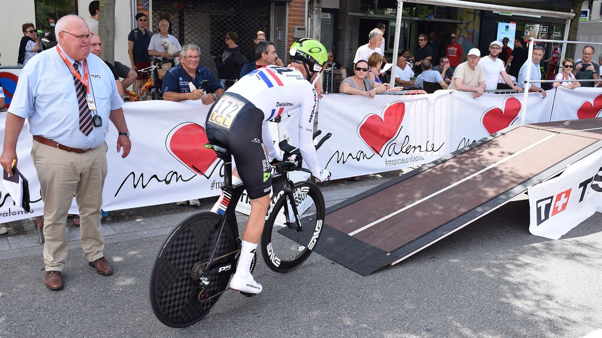 National time trial champion of Great Britain, Steve Cummings rolls up the start ramp for his prologue effort