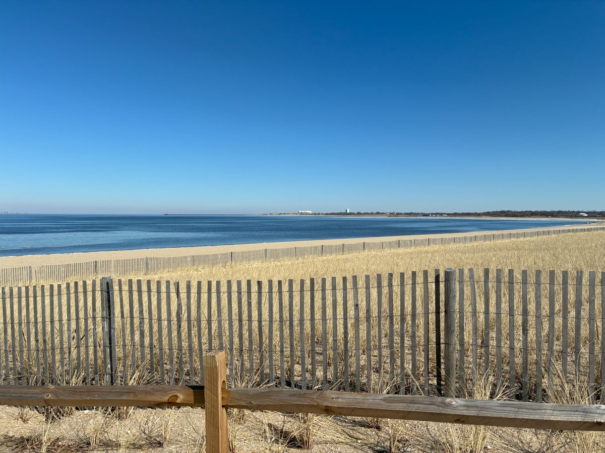 Apple iPhone 16e dynamic range sample.