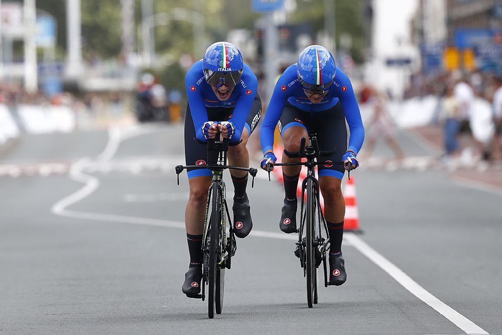 Italy finishing off the inaugural Mixed Relay TTT at the European Championships