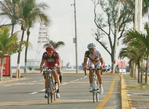 Two riders on the move in stage 1