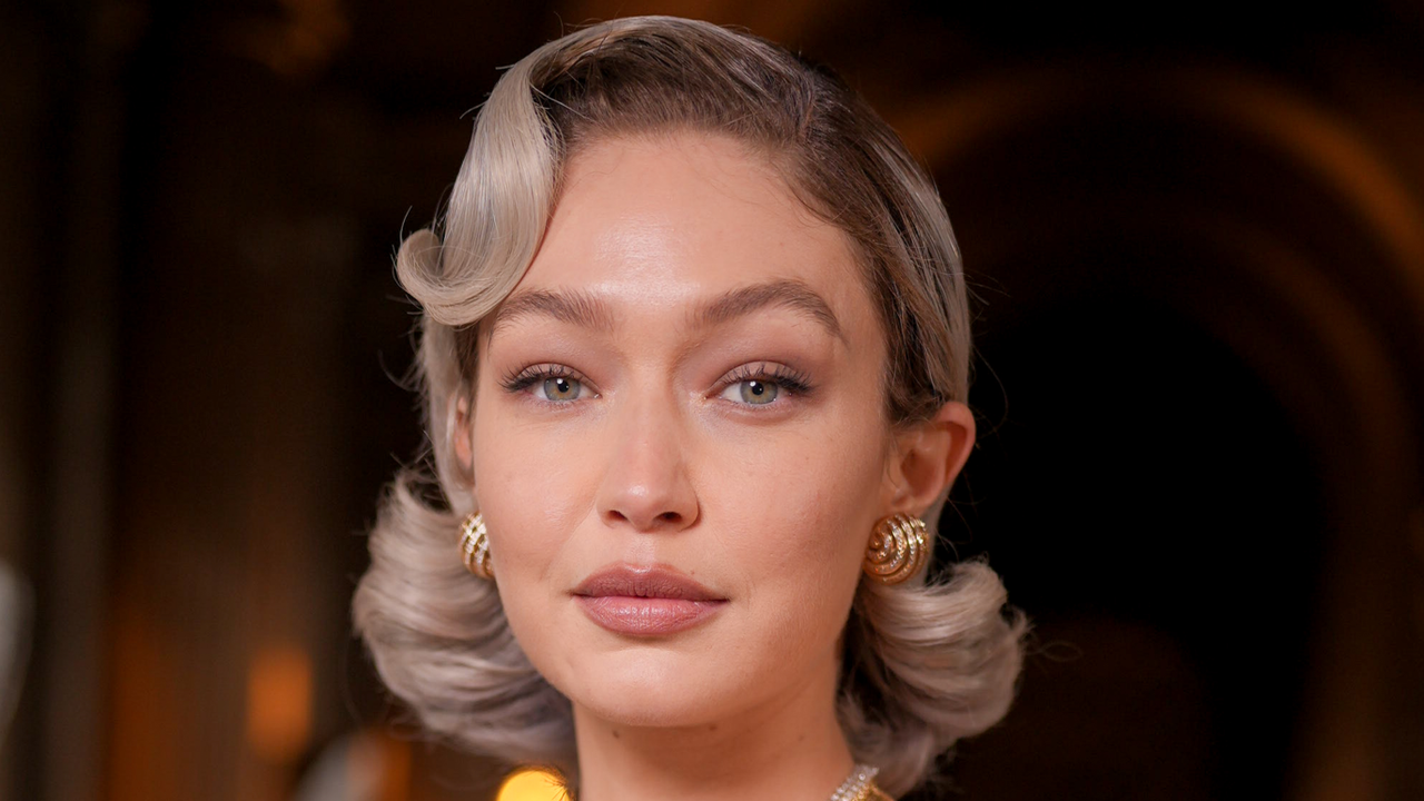 Gigi Hadid curled bob hairstyle