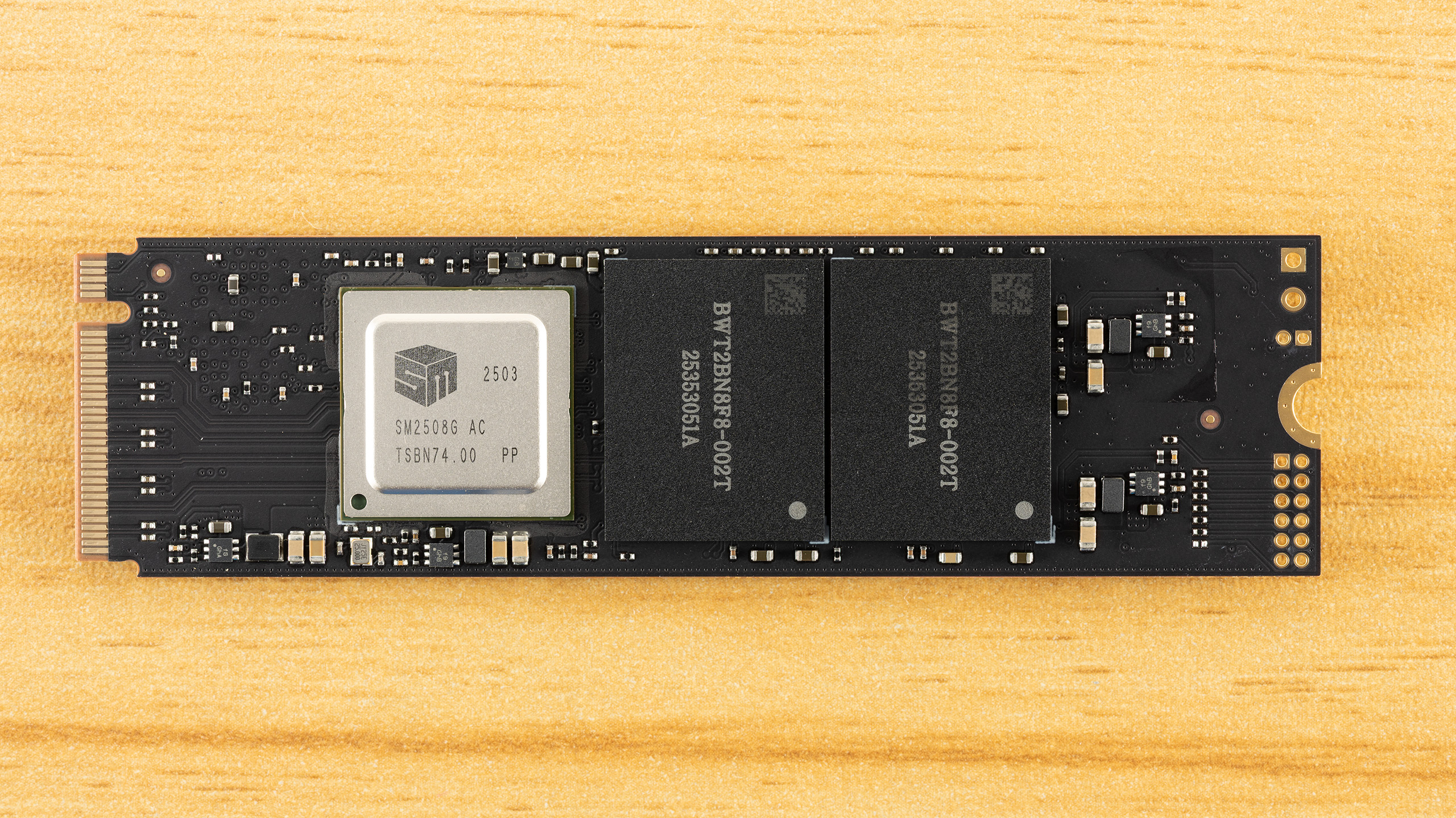 بيوين بلاك أوبال X570 برو SSD