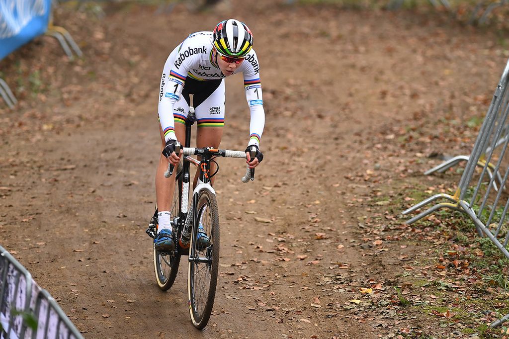 World champion Thalita de Jong (RaboLiv) riding to the win