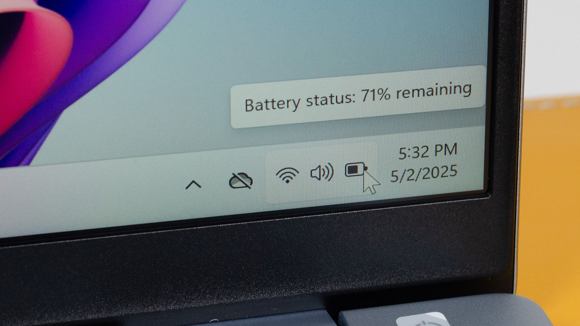 The battery life indicator on the Windows corner panel