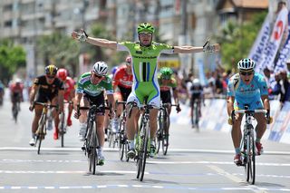 Elia Viviani wins Stage 7 of the 2014 Tour of Turkey from Andrea Guardini and Mark Cavendish.