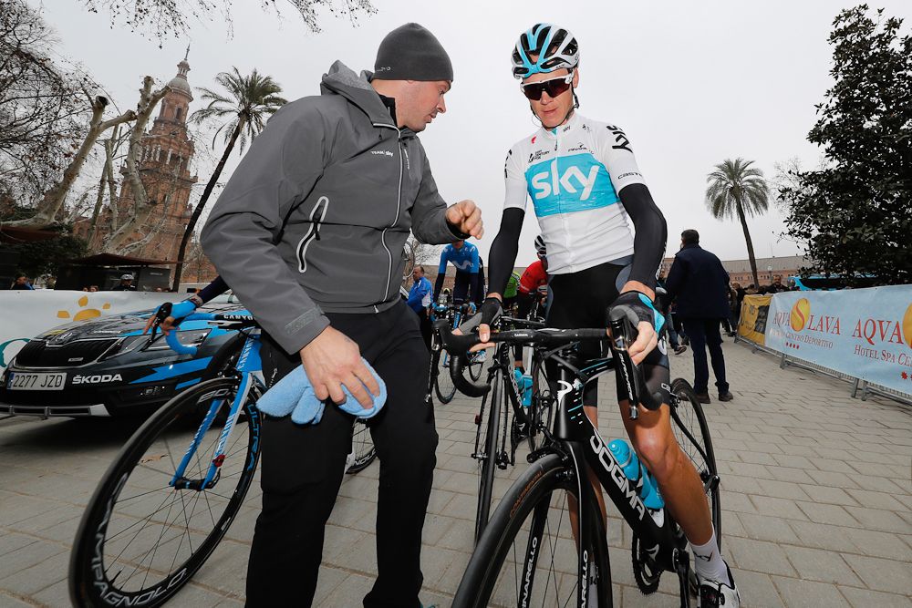 Chris Froome punctured during stage 4 at Ruta del Sol