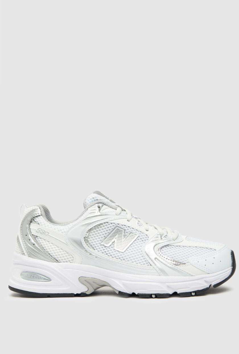 An image of the best white sneakers.