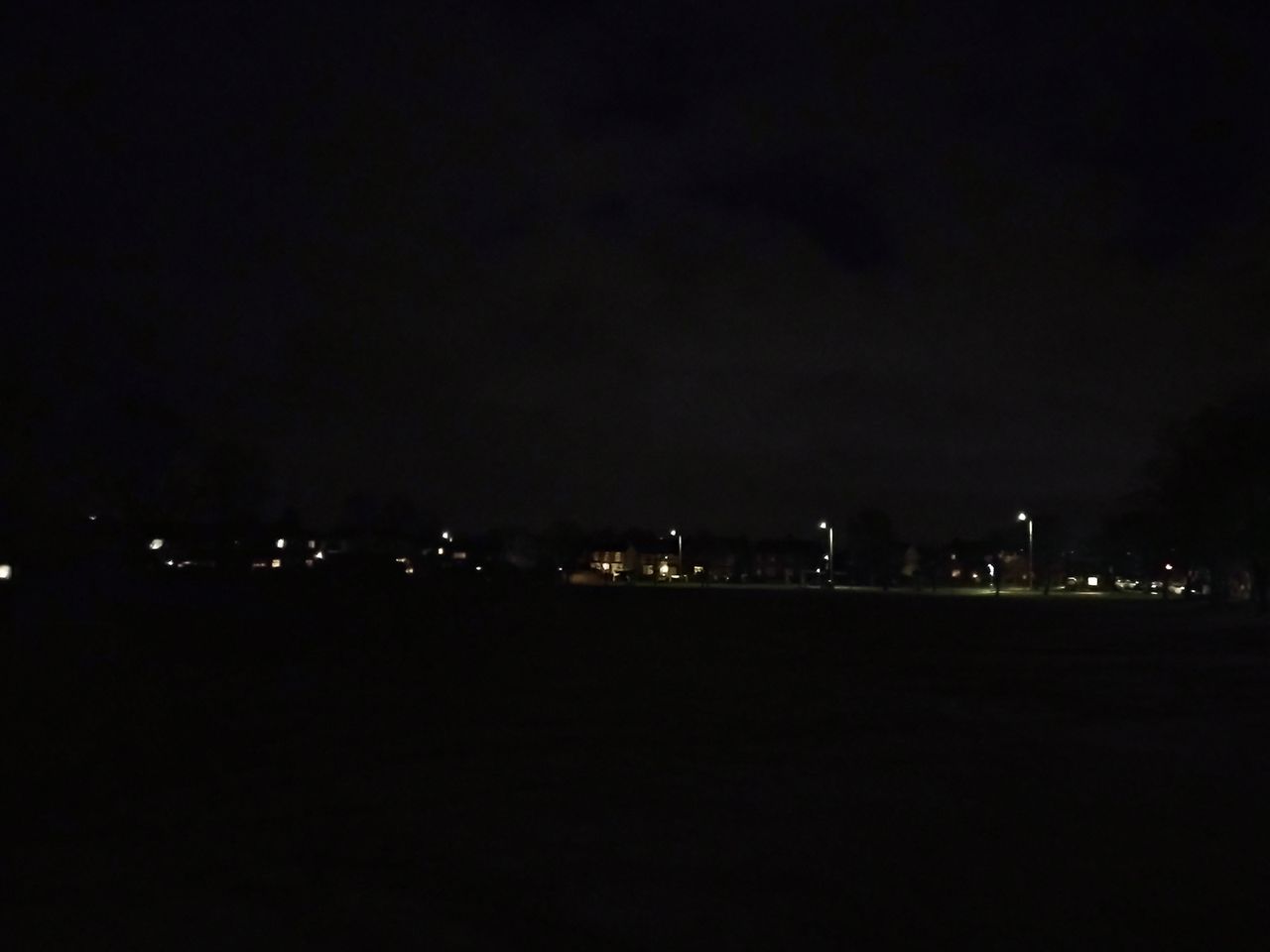 Xiaomi Redmi Note 11 camera sample (green in the dark).