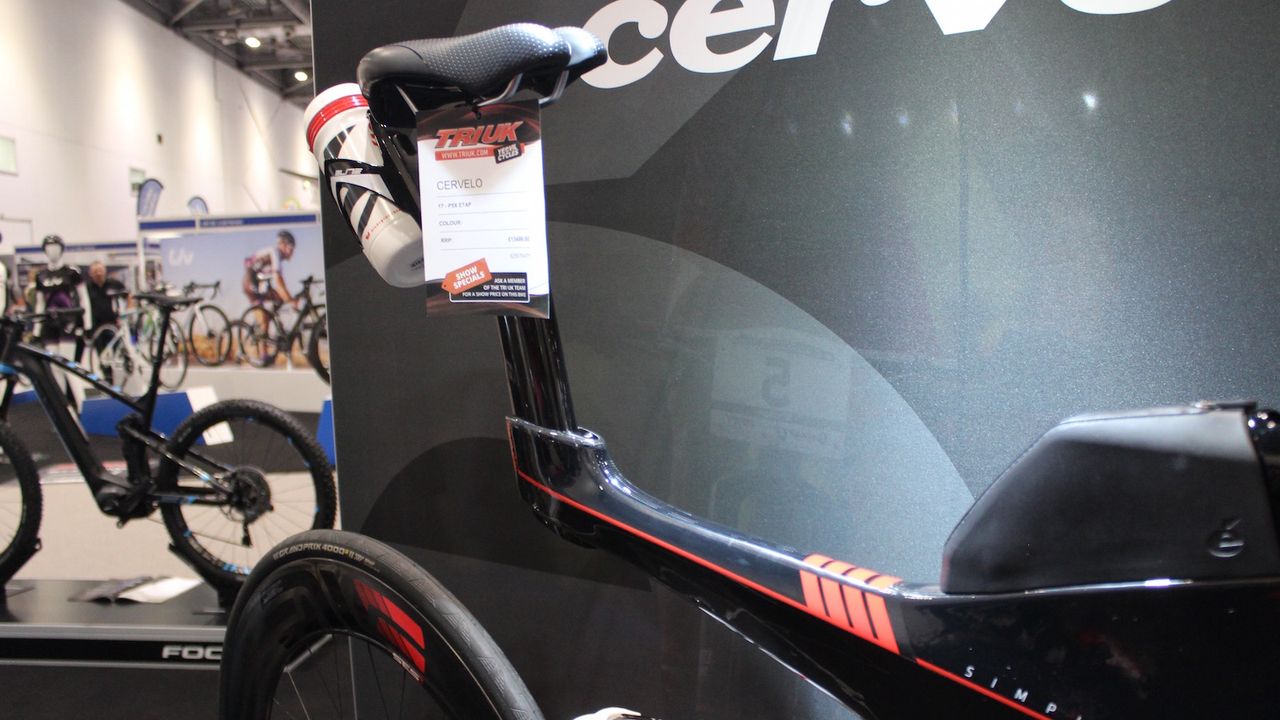 The frameset design provides both aerodynamics and comfort