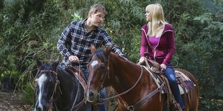 Chris Pratt Anna Faris riding horses on Mom