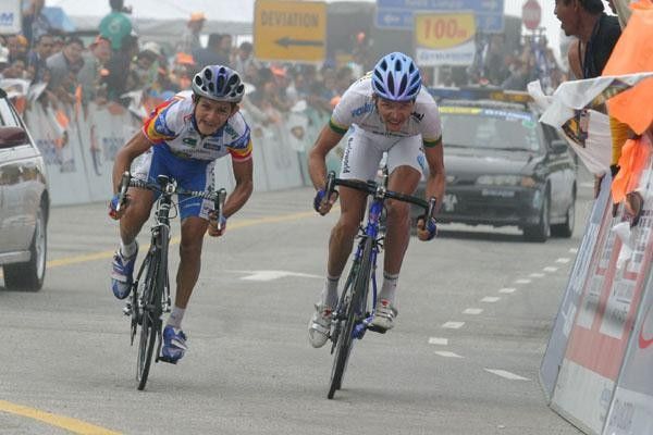 Battling for the stage win