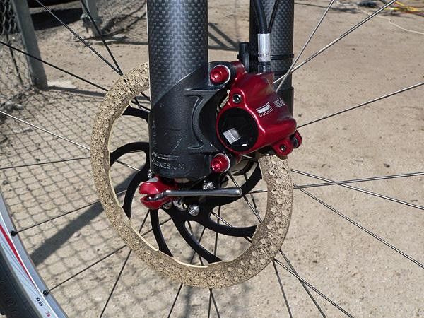 Killeen boldly uses aluminum hardware to secure the front brake caliper.