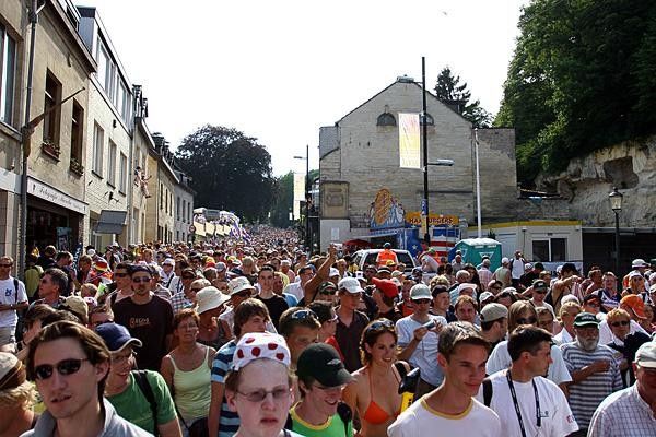 Much people
