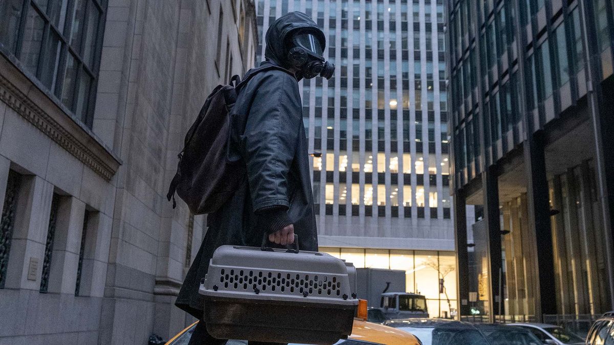 Ben Schnetzer as Yorick carries a pet carrier on Y The Last Man