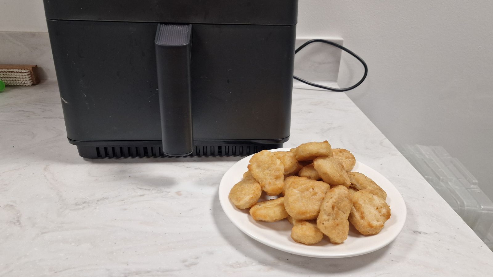 Cosori Dual Blaze Air Fryer Review: An Amazon-favorite Fryer | Homes ...