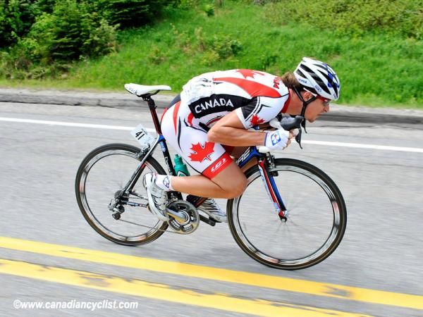 Dominique Rollin (Team Canada) getting low