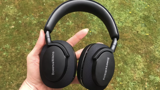 The Bowers & Wilkins PX7 S2