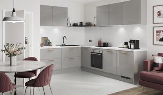 L-shaped Kitchen Idea by Howdens