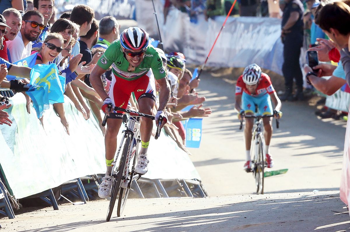 Joaquim Rodriguez (Katusha) drops Fabio Aru and rides into red