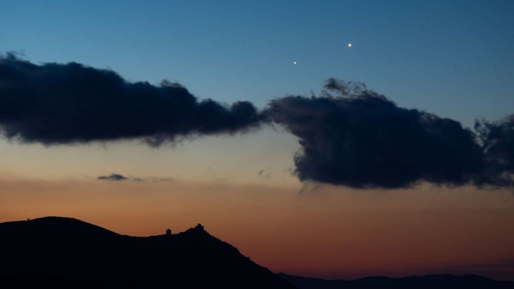 Venus, Jupiter and Mercury headline a stunning planet parade through June. Here's when to see it