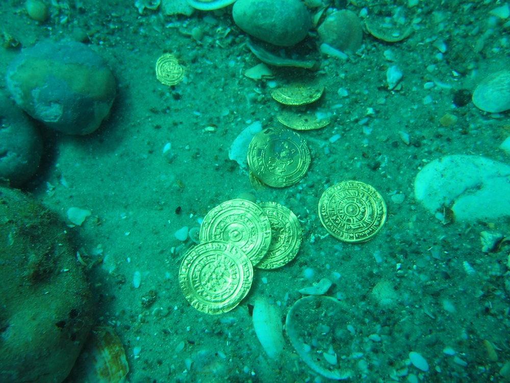 Images: The Largest Stash Of Gold Coins Discovered In Israel | Live Science