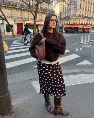 Influencer wears a polka dot skirt