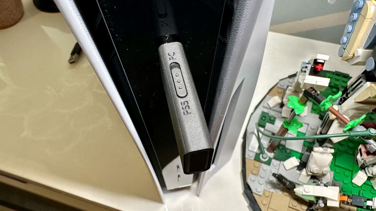 Sony Inzone H5 - wireless dongle PS5/PC switch