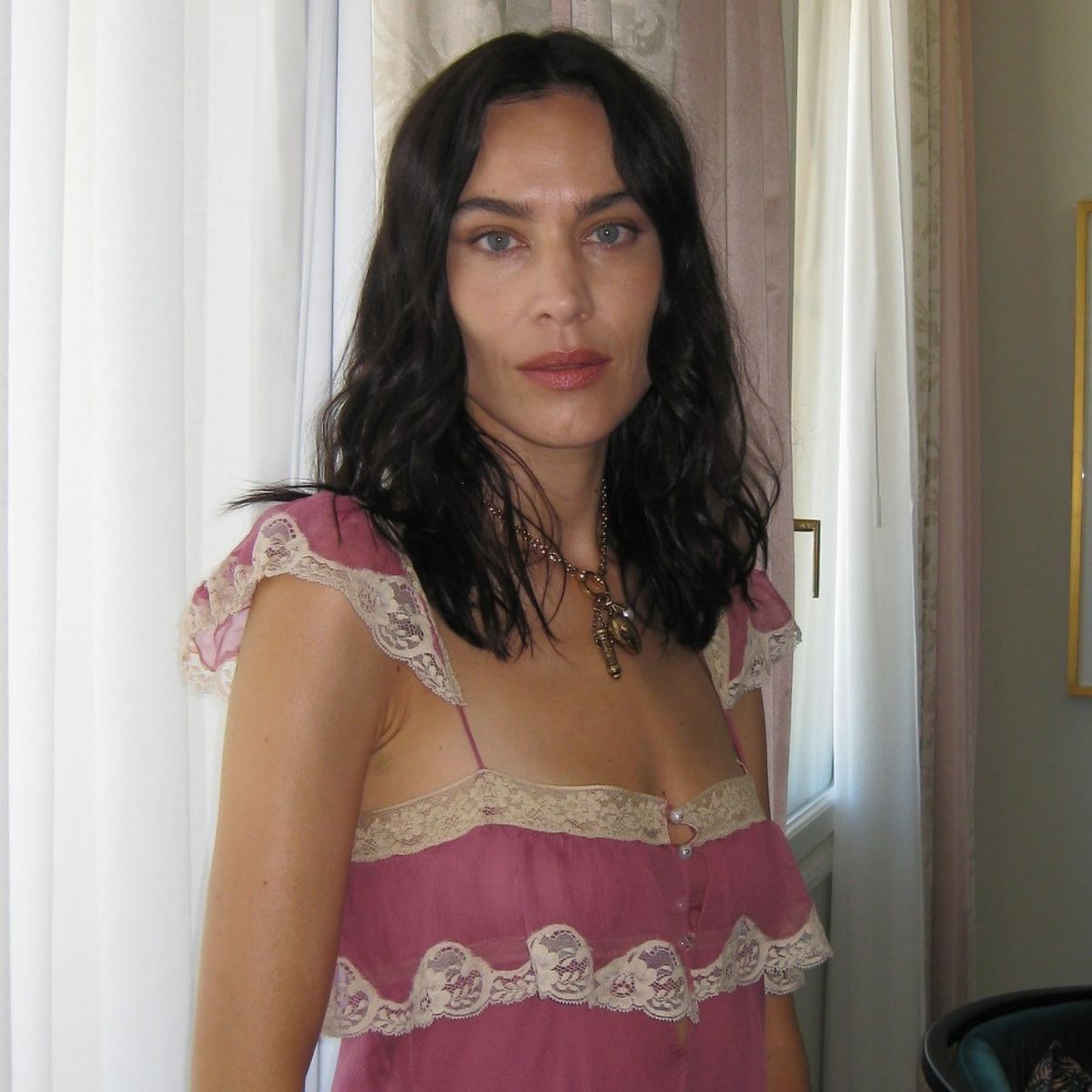 A photo of Alexa Chung with loose waves