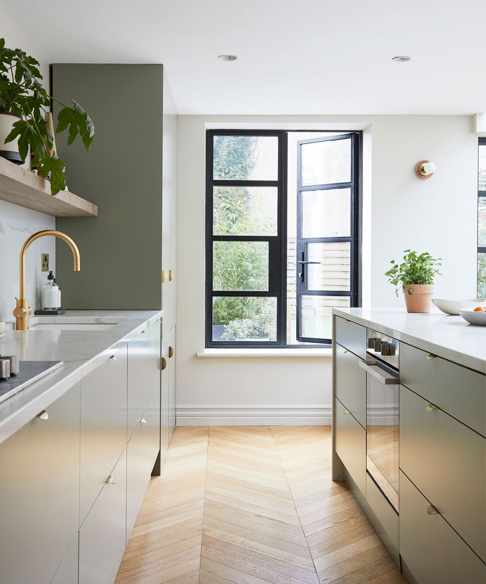 12 ways to modernize a kitchen without totally replacing it | Homes and ...