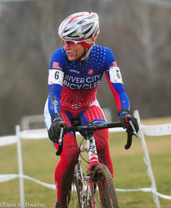 Sue Butler (USA) eyes a dangerous descent