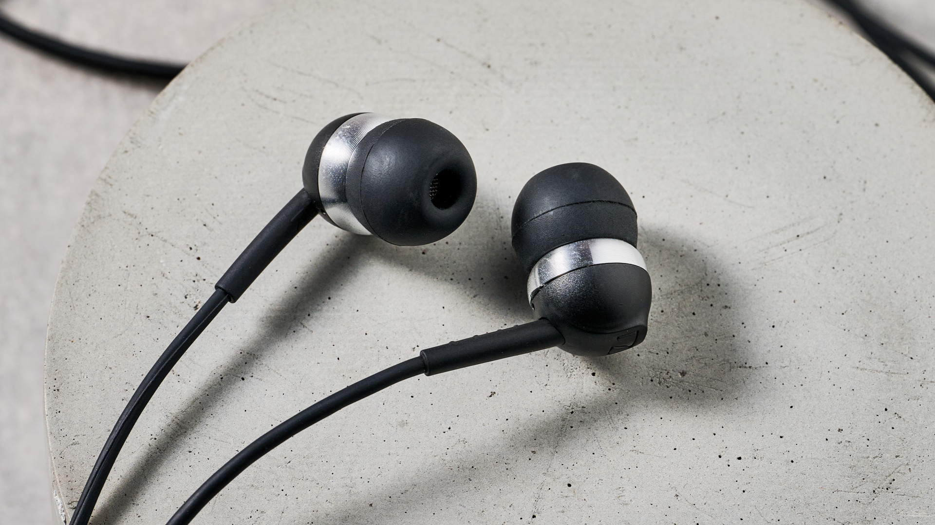 Sennheiser CX 80U earbuds on block
