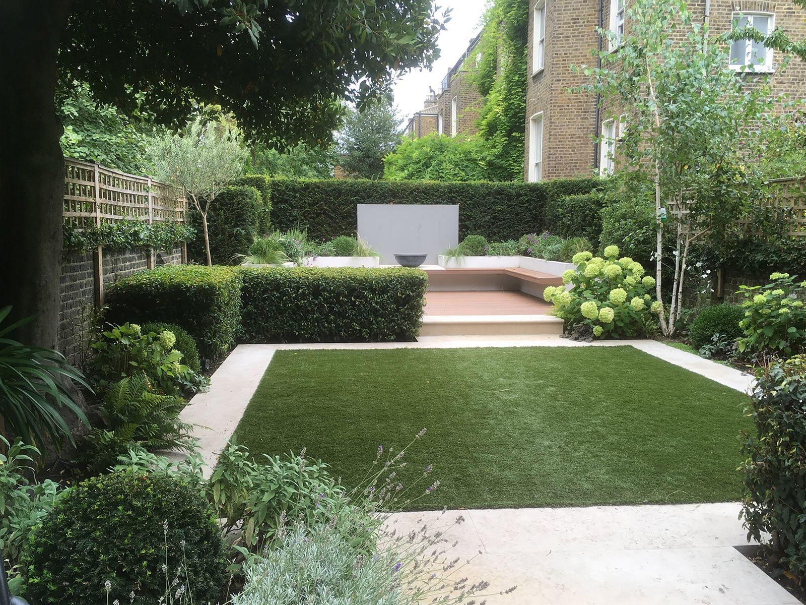 Lawn edging ideas: 15 ways to border your grass in style | Gardeningetc