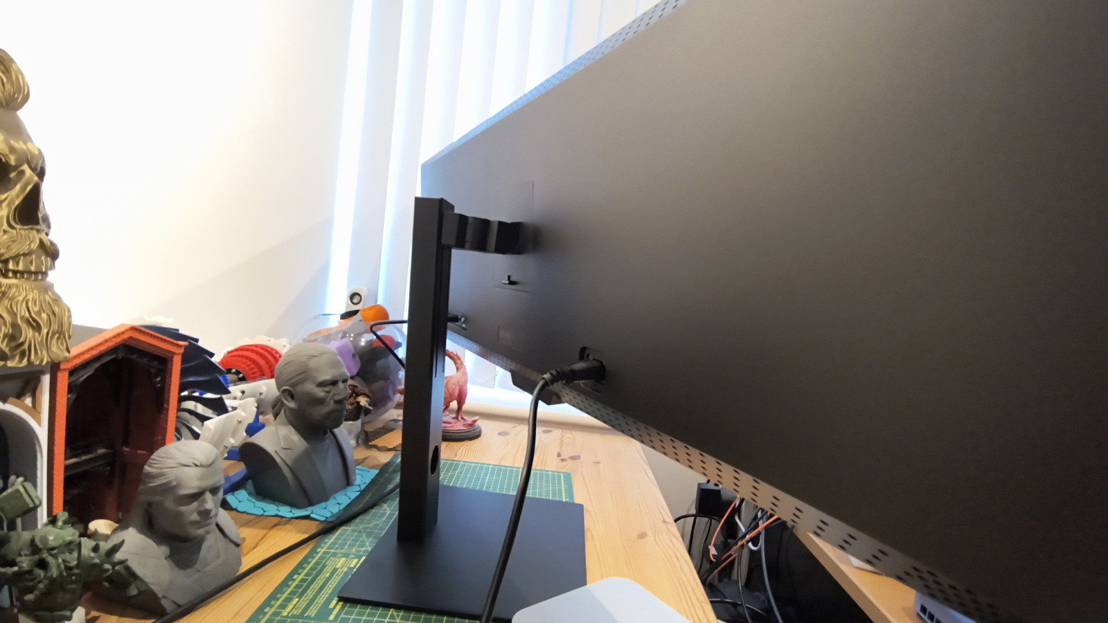 INNOCN E49M1R Mini-LED Ultrawide Monitor