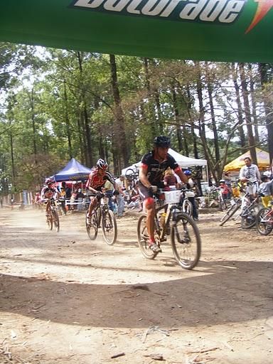 Racers speed to the finish in Guatemala.