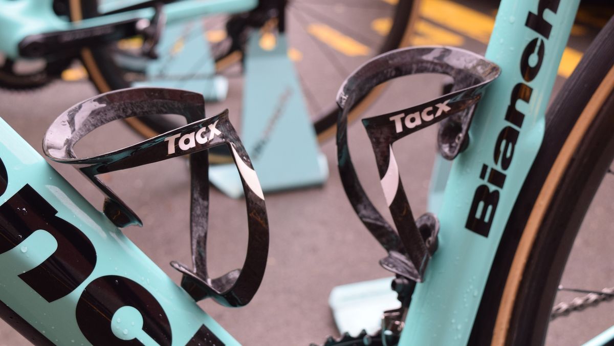 The Tacx Uma Carbon bottlecages on the Lotto-JumboNL bikes weigh just 19 grams each
