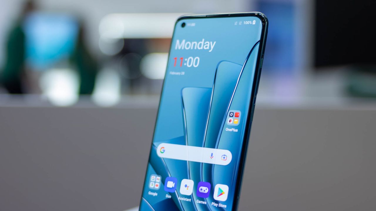 A closeup of the OnePlus 10 Pro's display