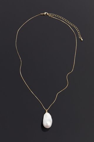 Gold-Plated Pearl Pendant Necklace