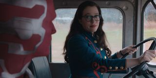 Darcy Lewis (Kat Dennings) speaking to Vision (Paul Bettany) on WandaVision