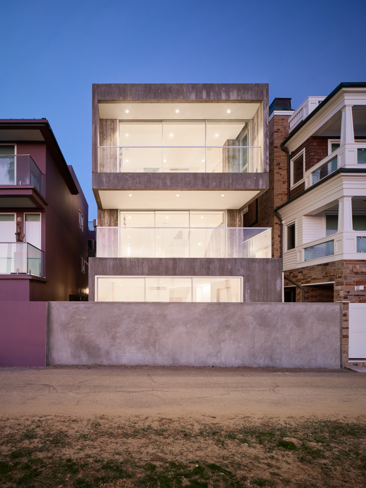 Venice Beach house by Dan Brunn in a dusky shot against the beach sand