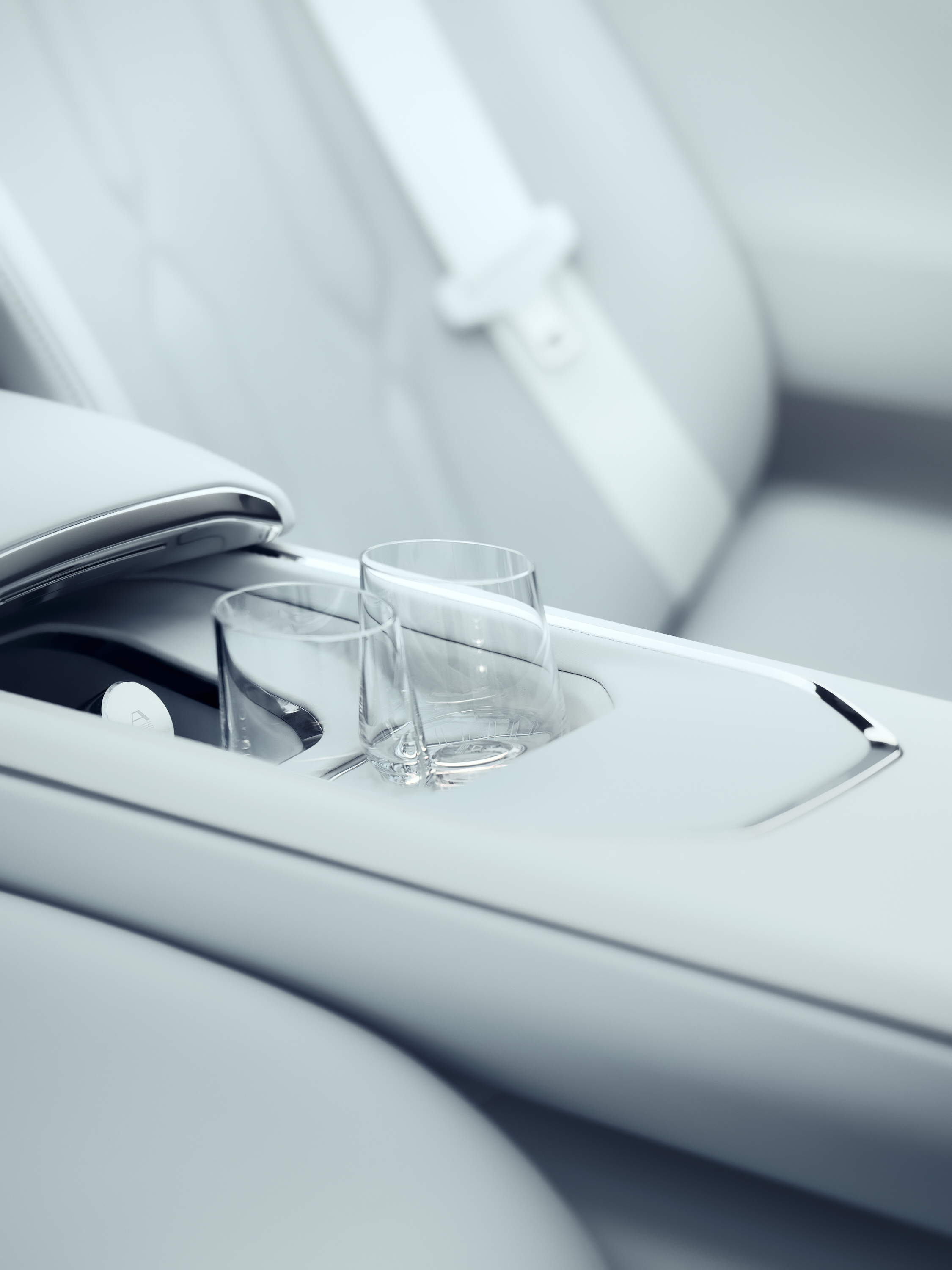 Glasses in the rear seat cupholders