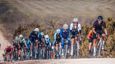 Joe races the Rattlesnake, leading a large pack of riders through hot conditions 