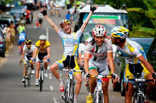 Oscar Pujol (Azad University Cross Team ) is so happy with his Asian win