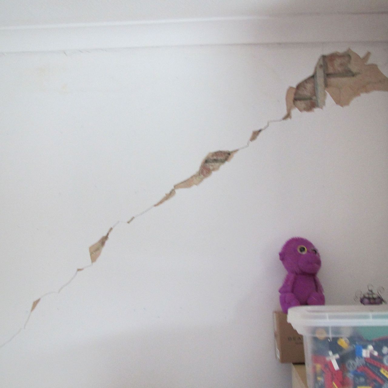 When to worry about cracks in walls and when to relax | Ideal Home